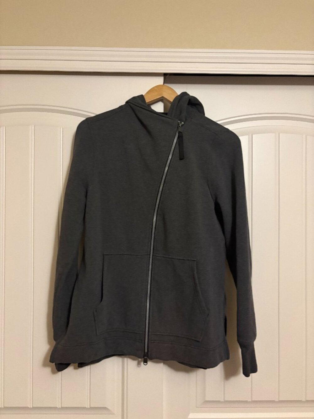 Athleta Retroplush Hoodie Sweatshirt Medium Dark Gray Full Zip Long Sleeve Cozy